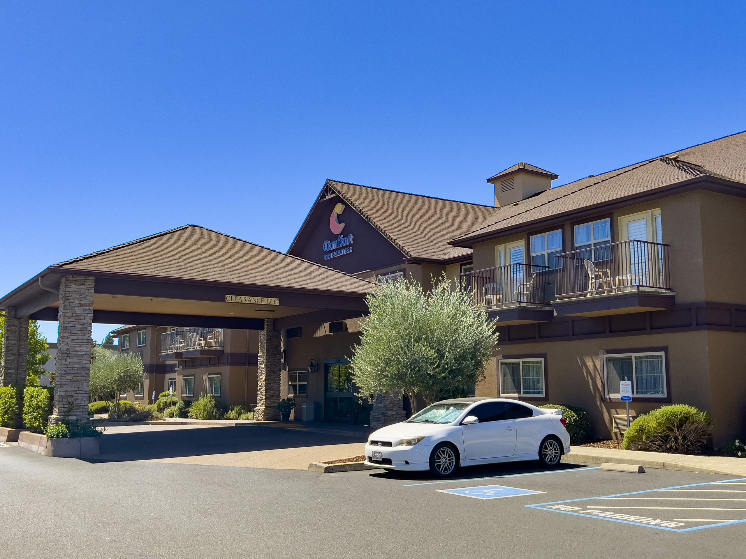 The Comfort Inn Exterior